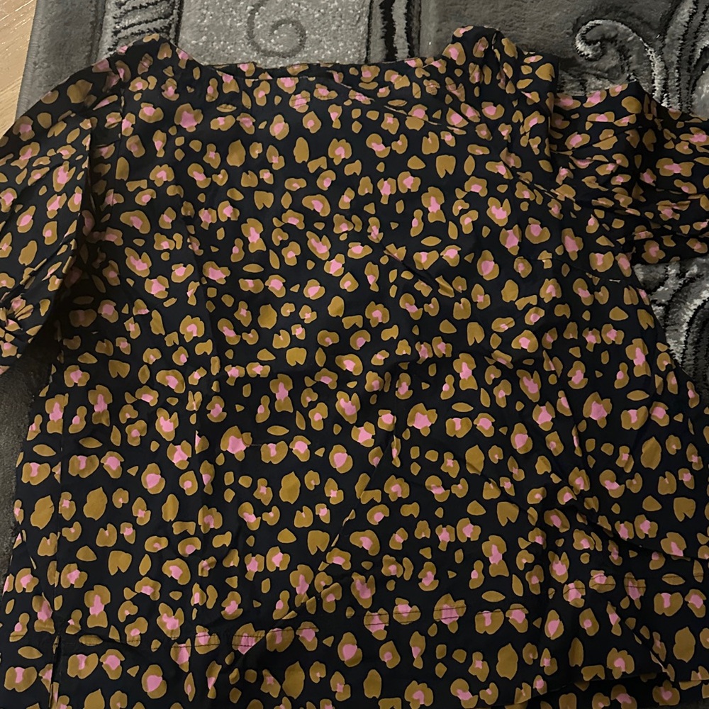 Stylish women Dress with Pink and Gold Pattern